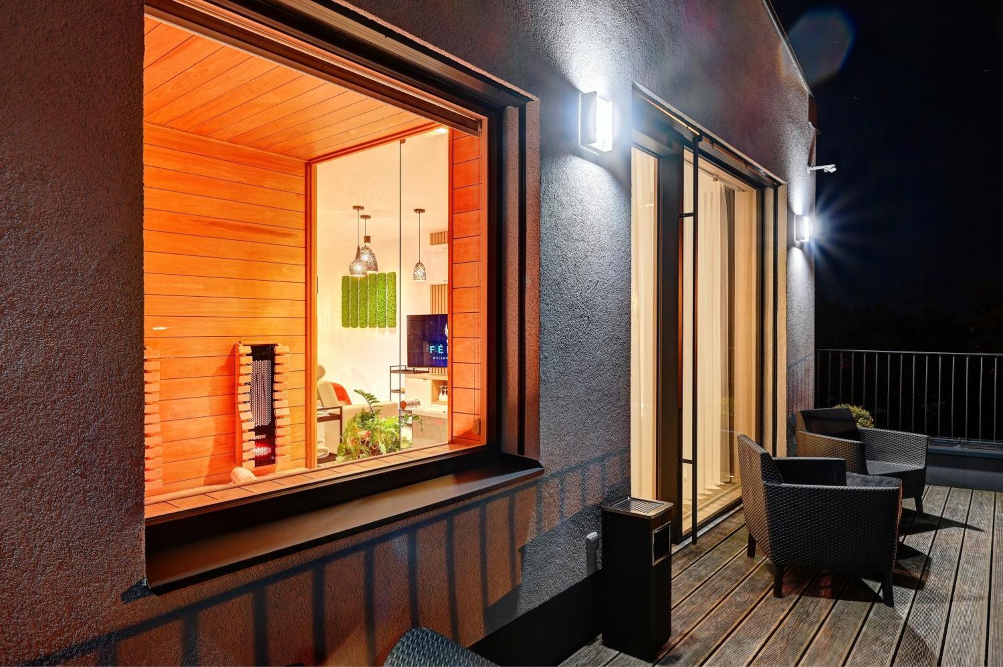 Wellness Hotel Fenix リベレツ エクステリア 写真