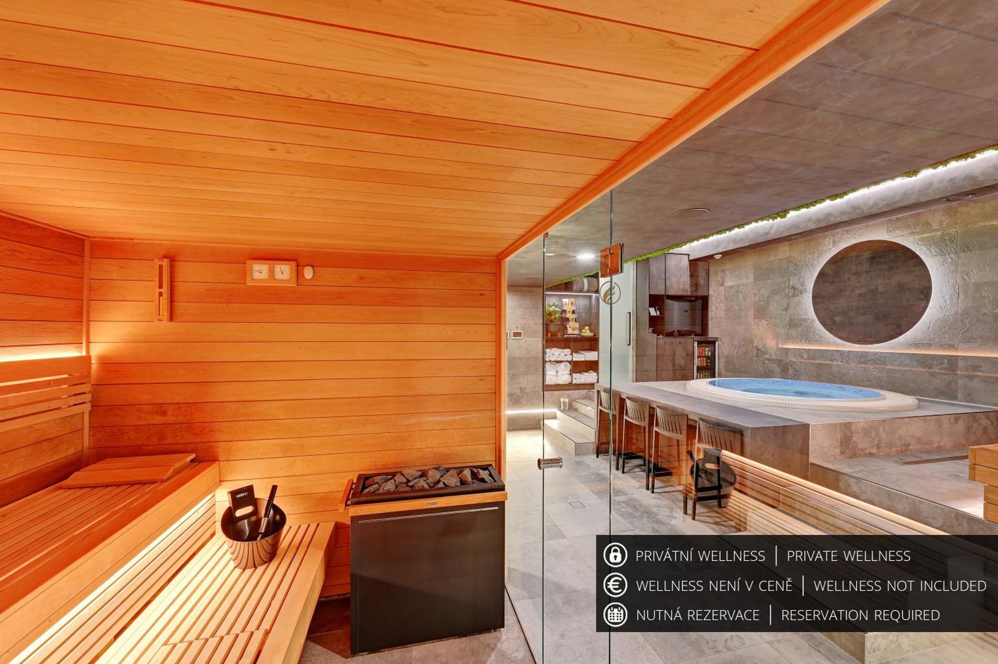Wellness Hotel Fenix リベレツ エクステリア 写真