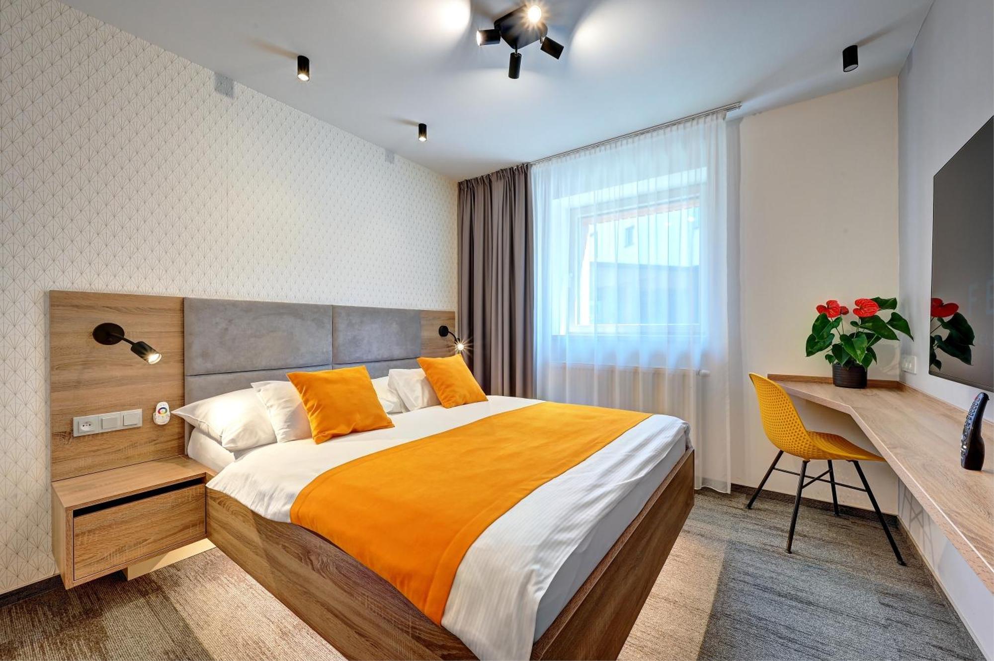 Wellness Hotel Fenix リベレツ エクステリア 写真