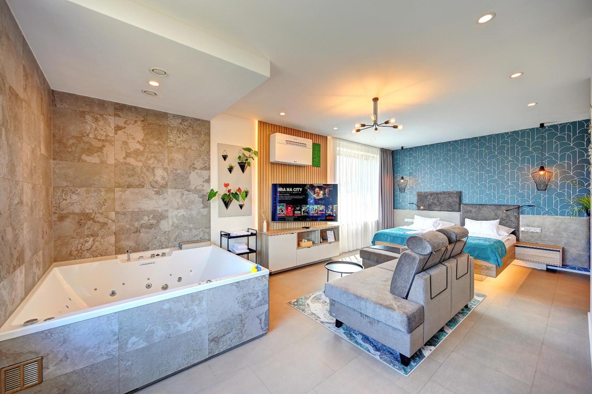 Wellness Hotel Fenix リベレツ エクステリア 写真