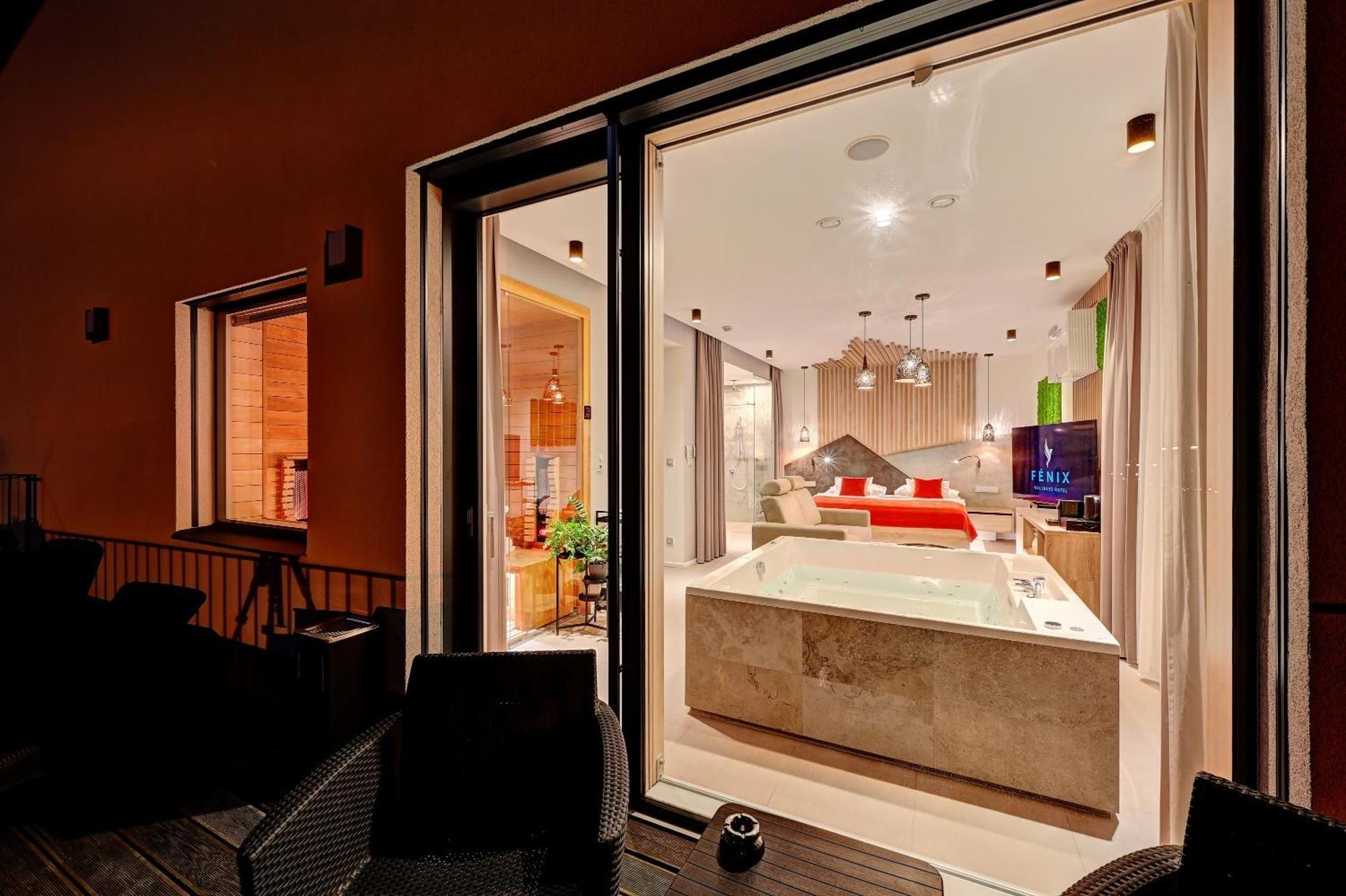Wellness Hotel Fenix リベレツ エクステリア 写真
